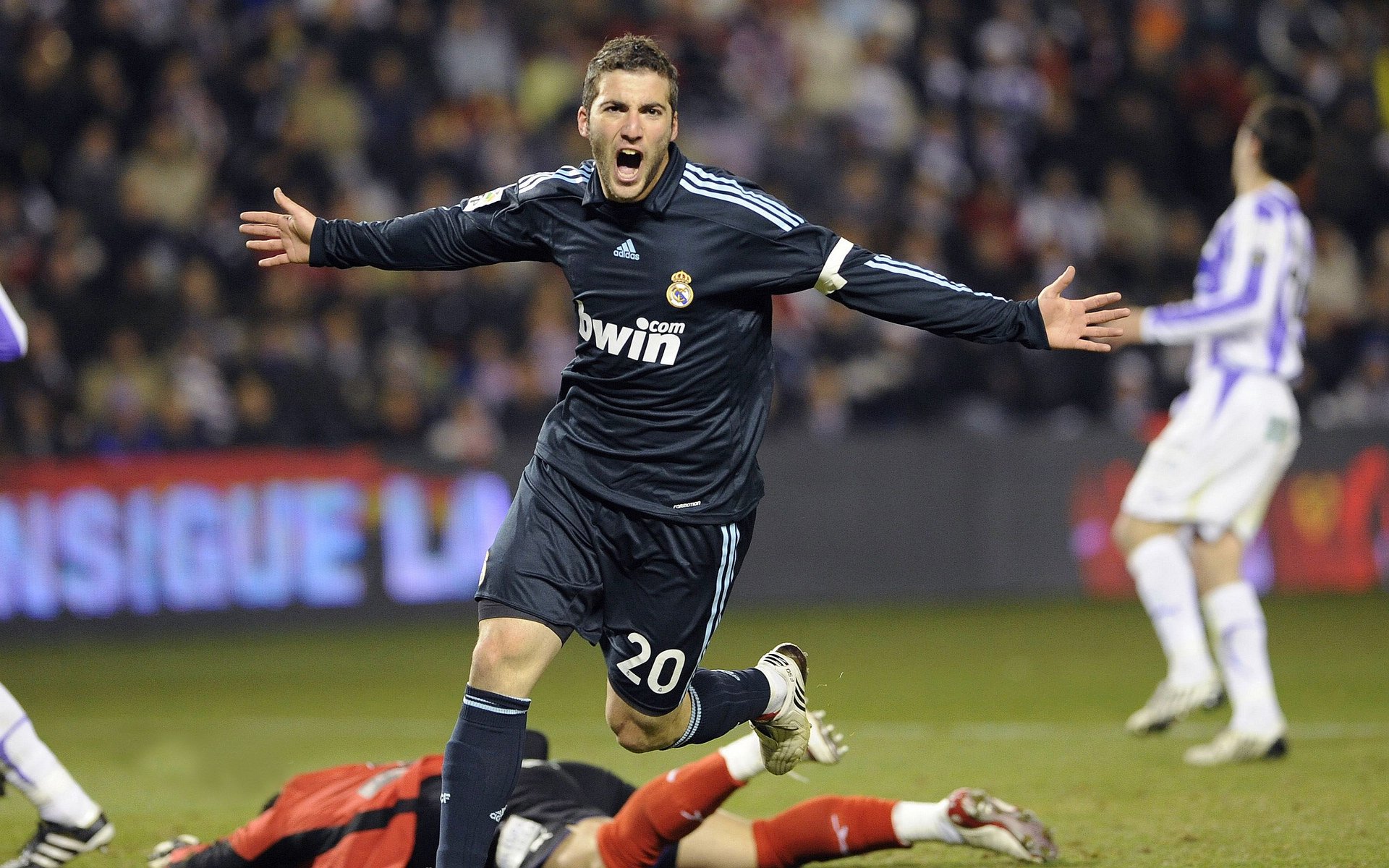 “英超新星崭露头角，成为球队未来希望”，英超新赛季前瞻